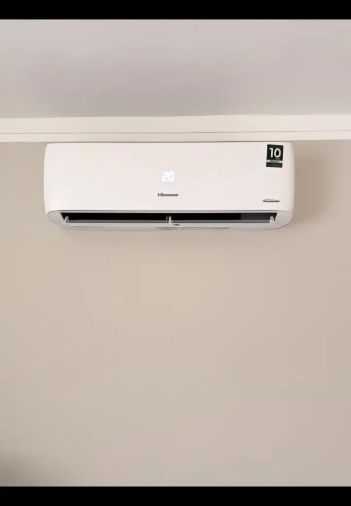 Aparelho de ar-condicionado split branco instalado na parede